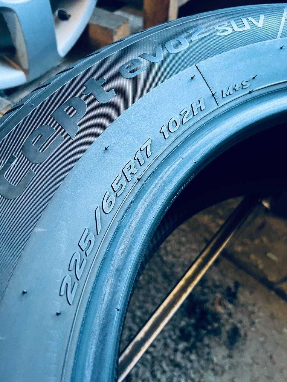 Шини Резина Зимові  225 65 17 Hankook Winter I*Cept Evo2 SUV 2шт