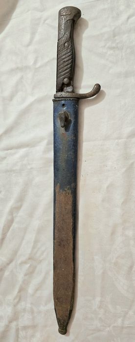 Bagnet liść z piła.