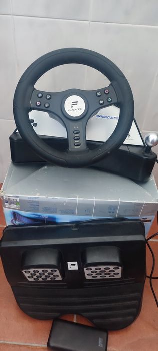 Volante PS1/PS2 com mudanças e pedais