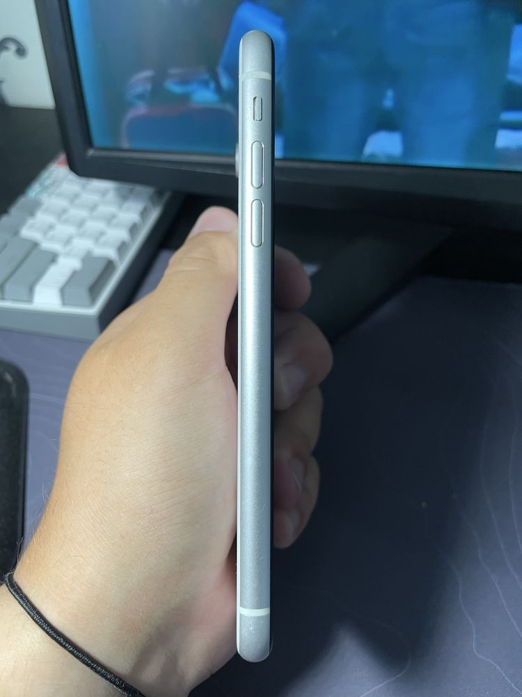 Iphone xr 64гб.