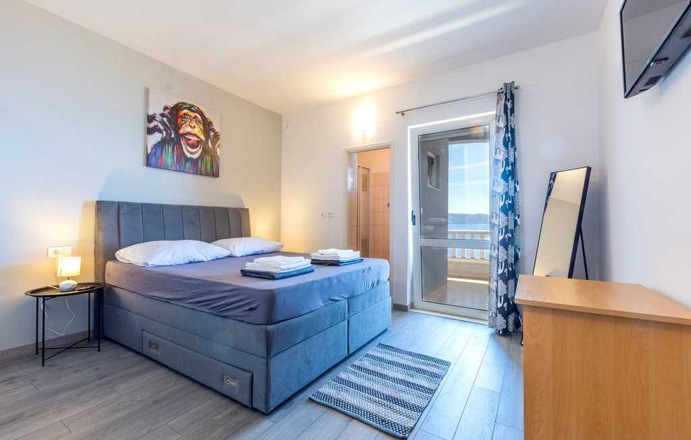 Wakacje, Chorwacja, okolice Omis, apartament dla 8 osób z basenem