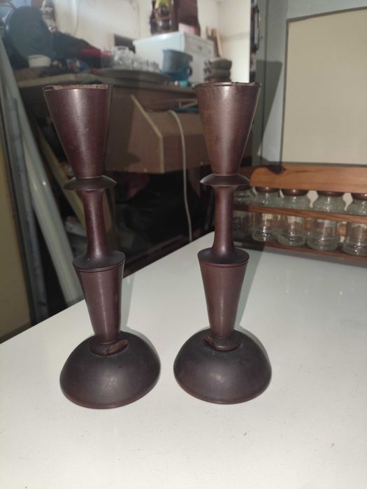 Par de castiçais em pau preto Vintage