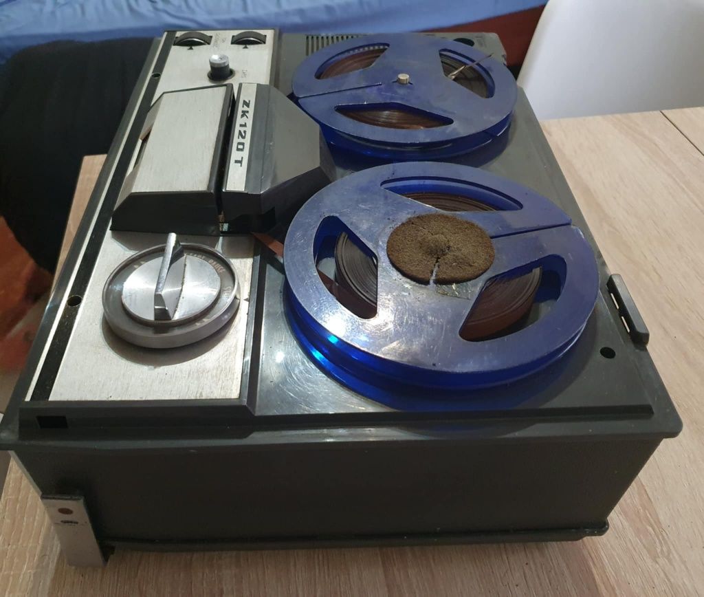 Sprzedam magnetofon