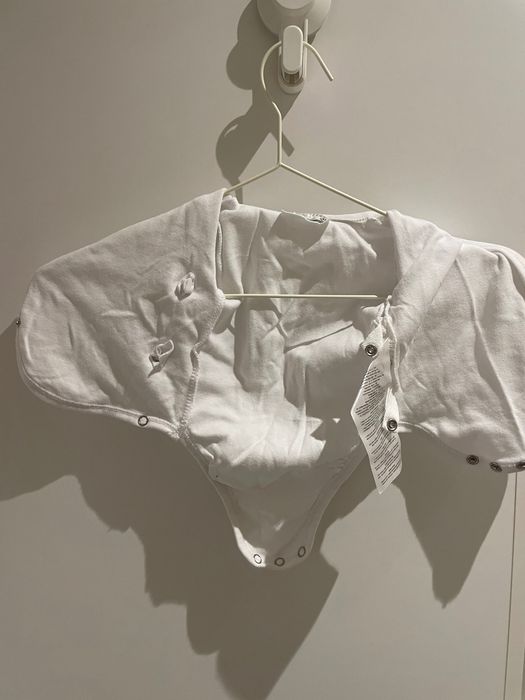 Zestaw sweter i body dla niemowlaka (+ Czapki, skarpetki i rękawiczki)