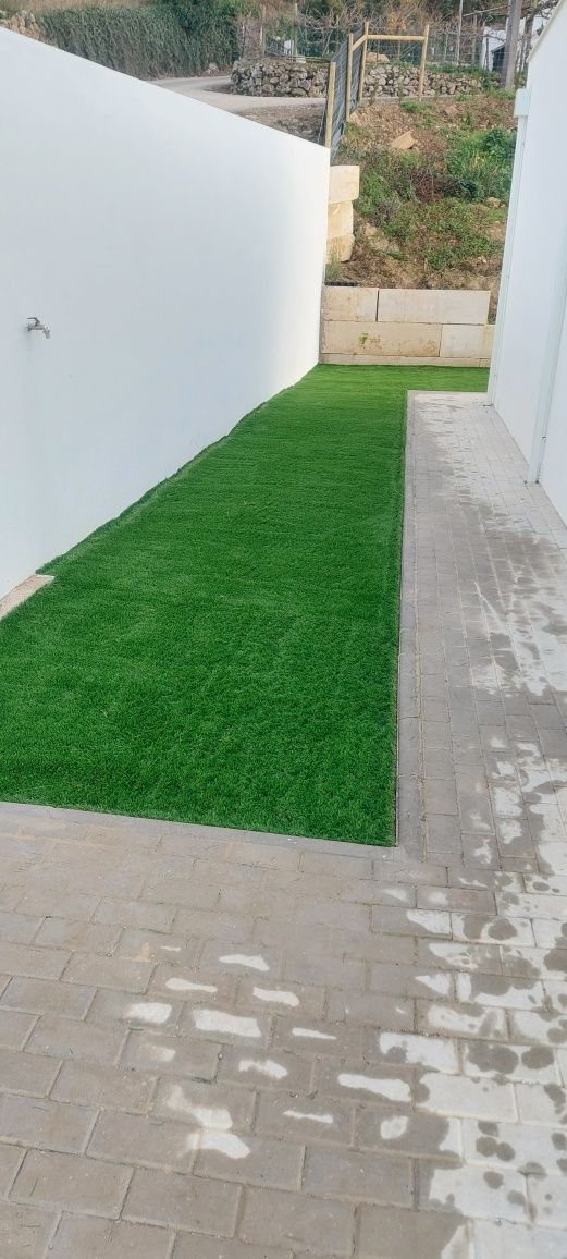 Aplicação Relva Artificial e Natural