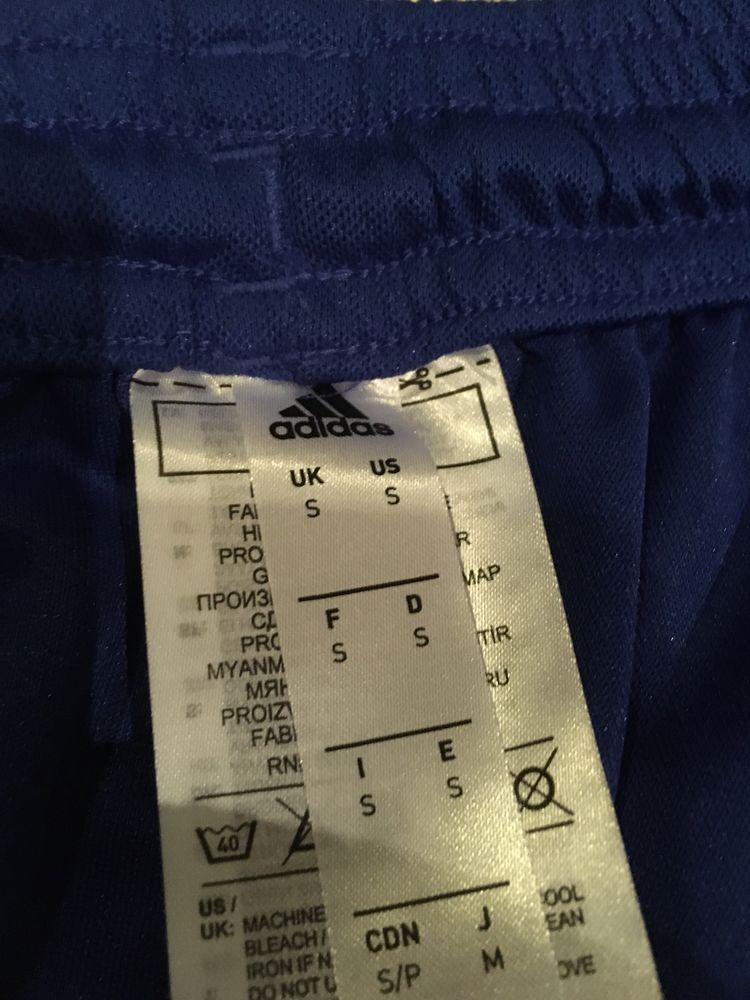 Calções desporto Adidas NOVOS