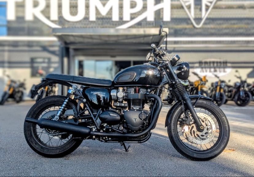 Triumph T120 black