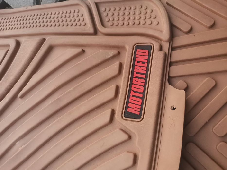 Dywaniki gumowe volvo