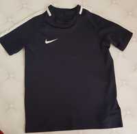 Koszulka sportowa Nike 137/147