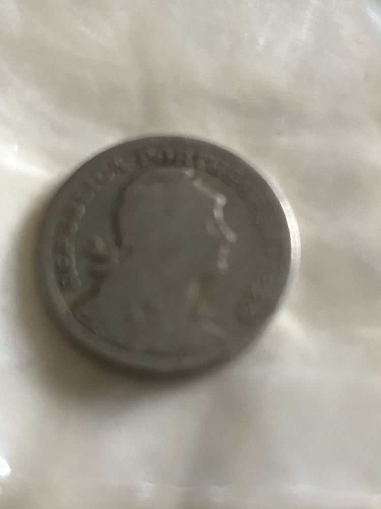 Duas moedas de 50 centavos de 1929 e 1964
