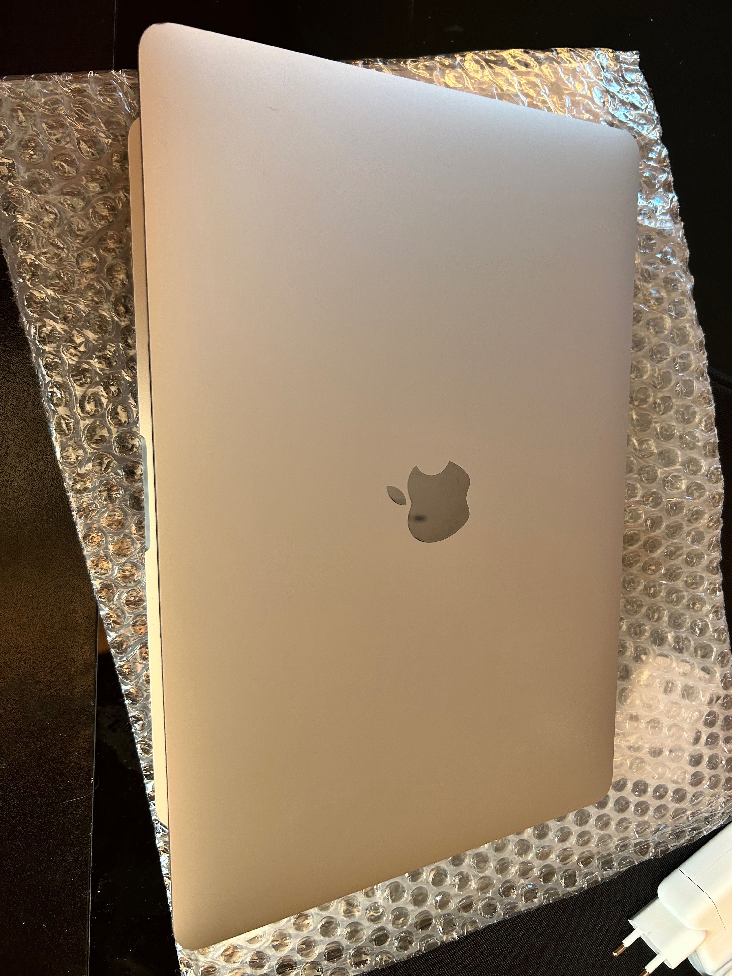 MacBook Pro M2 16GB RAM 512GB SSD Bateria 94%