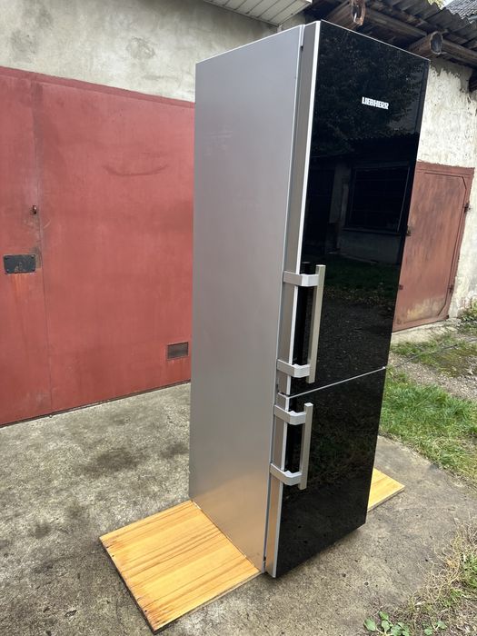 Liebherr CNef4815 холодильник