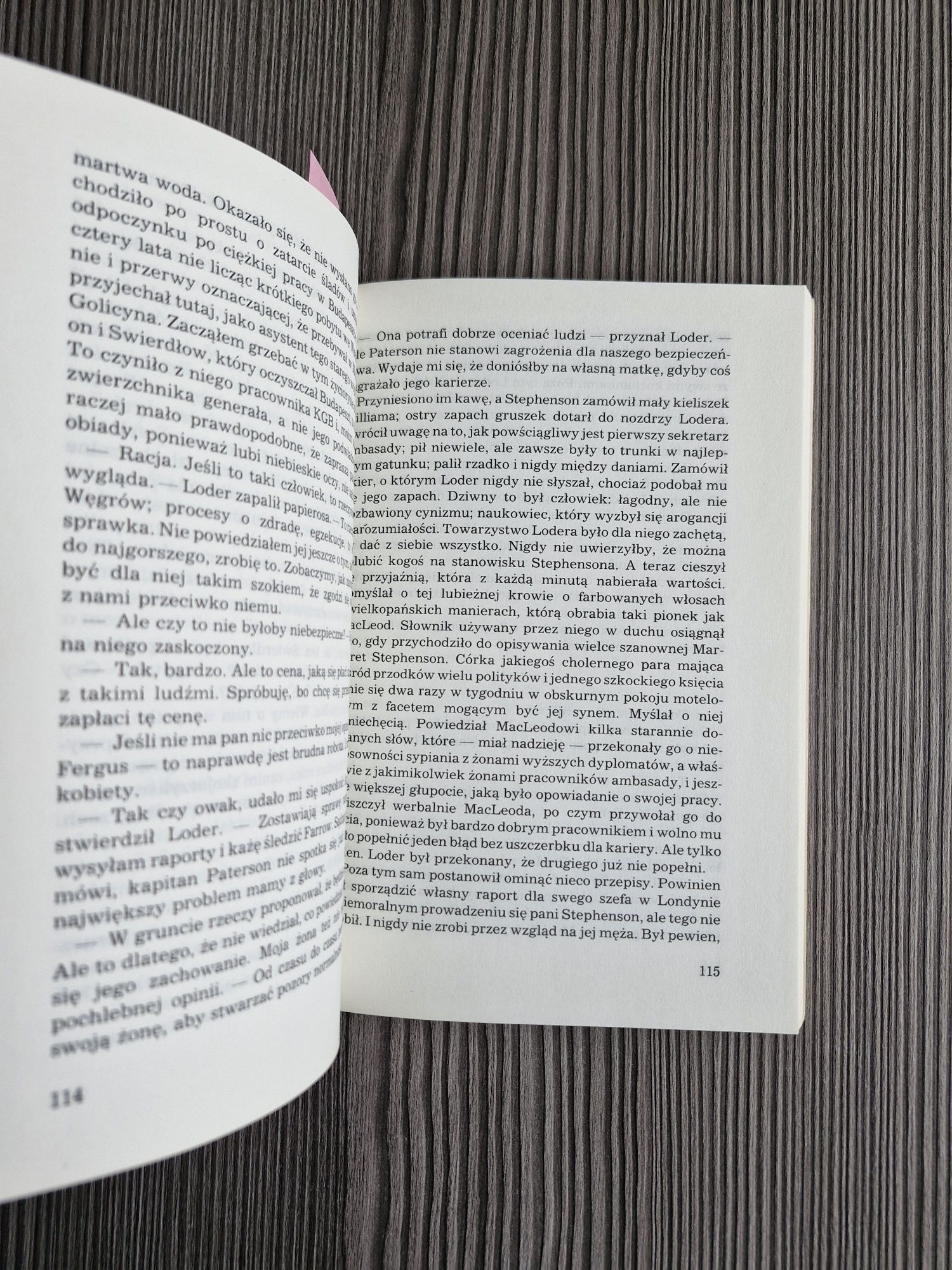 9895. "Nasionko tamaryndowca" Evelyn Anthony