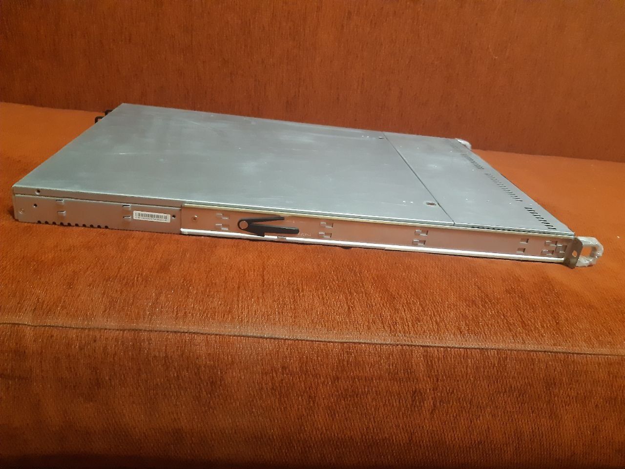 Server Supermicro X8DTU 1U