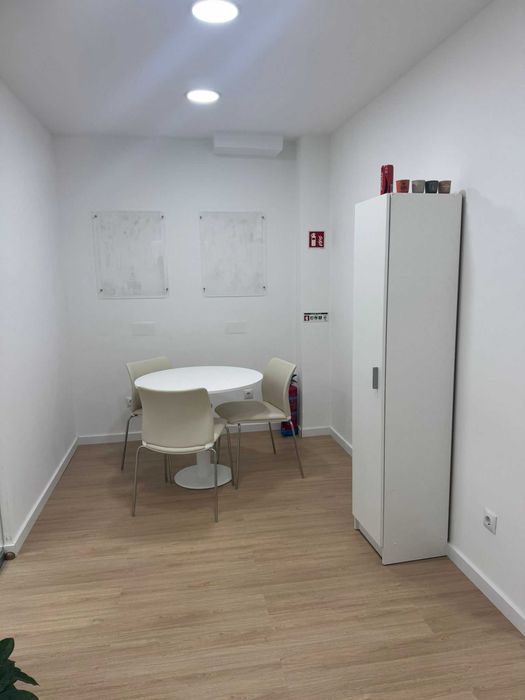 Trespasse Loja/Escritório em Linda-a-Velha (Oeiras)