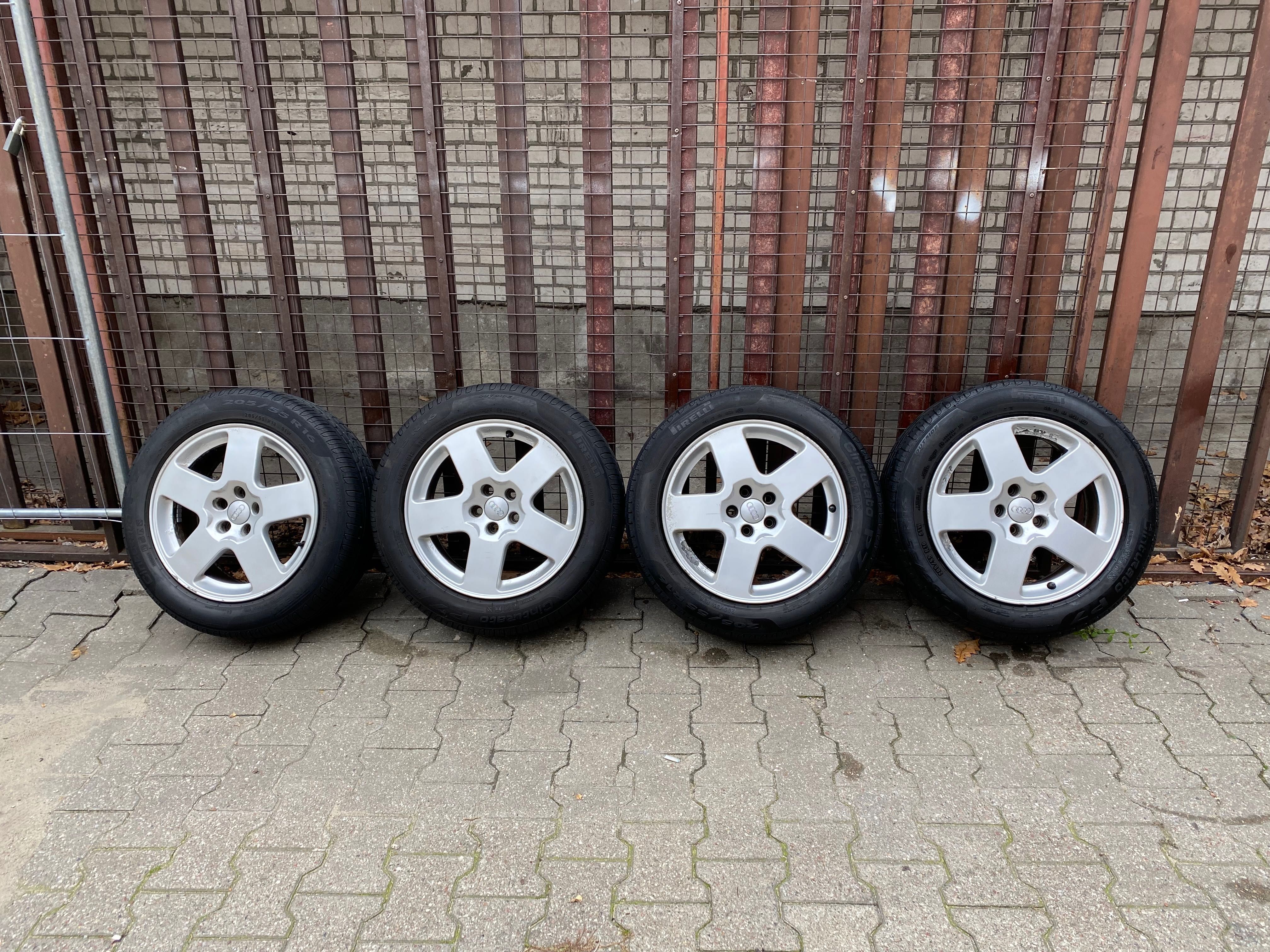 Felgi Audi TT 8N z letnimi oponami 205x55 R16