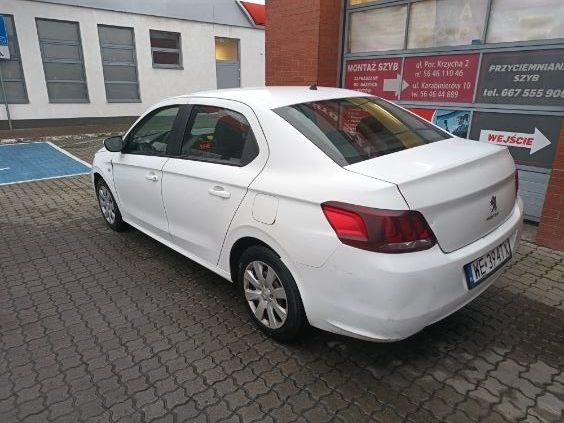 Peugeot 301 biały