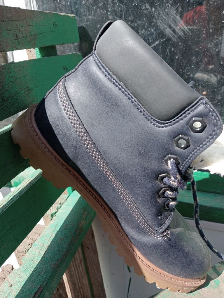 Продам взуття 36 розмір LC Walkiki