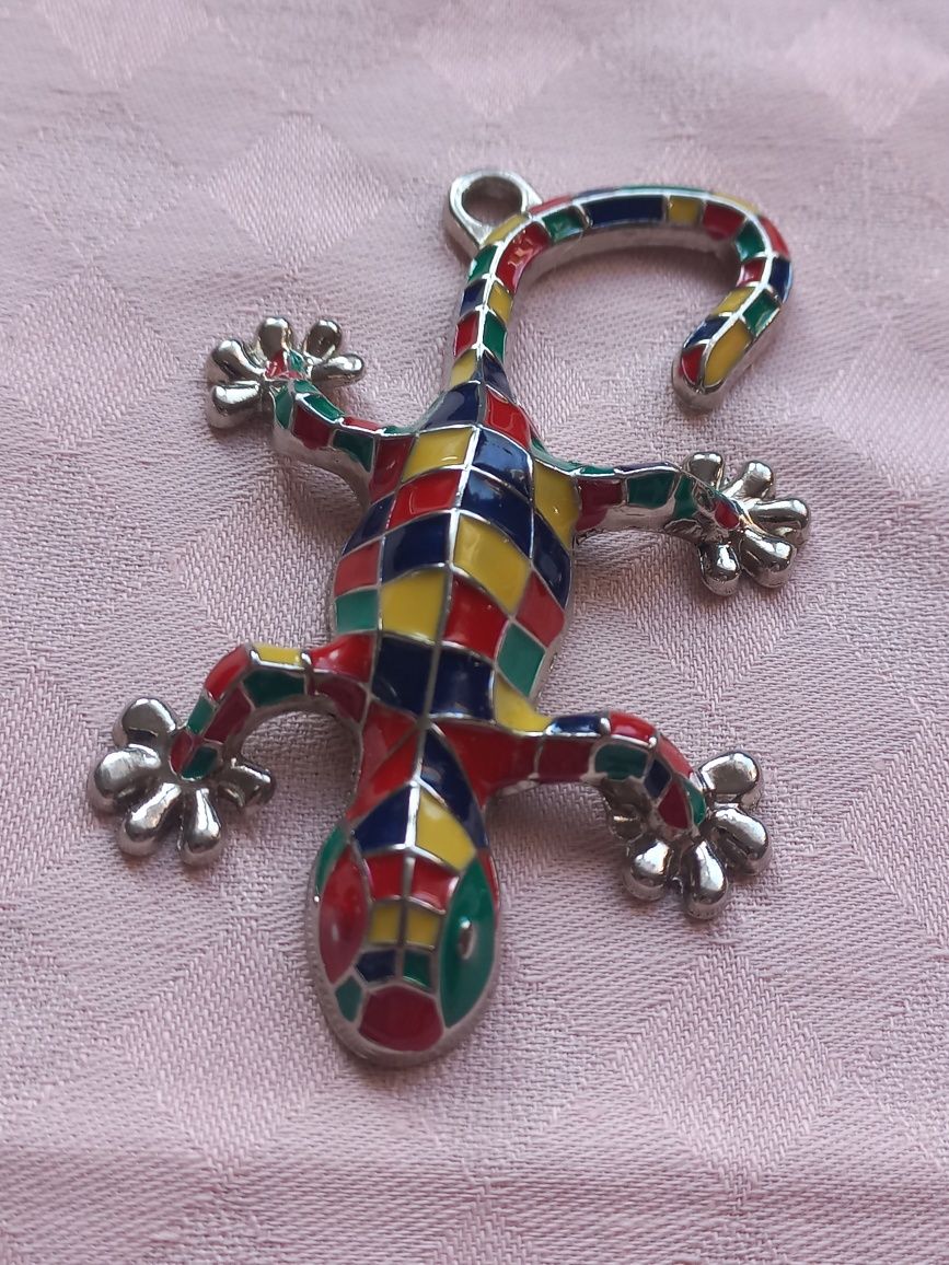 Zawieszka brelok metalowy salamandra