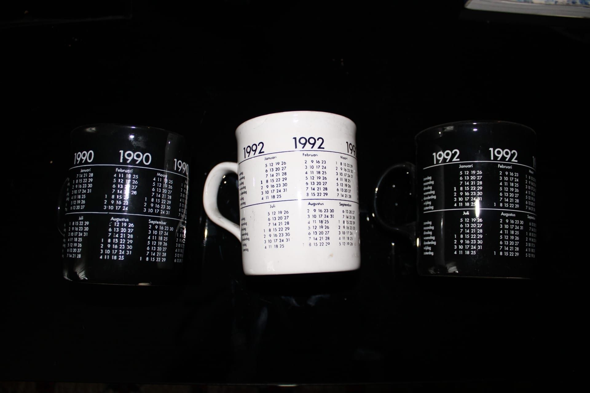 Conjunto de canecas calendário