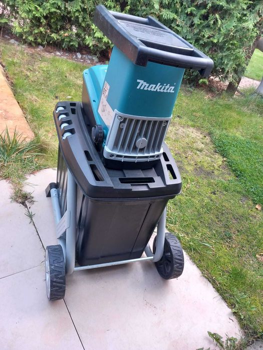 Makita Rozdrabniacz frezowy UD2500