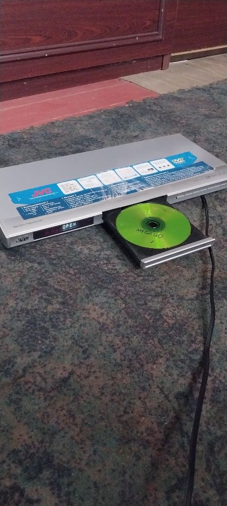 Продам  DVDплеер JVC