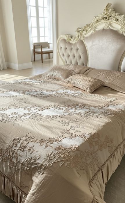 Роскошный комплект для спальни: покрывало + 2 подушки