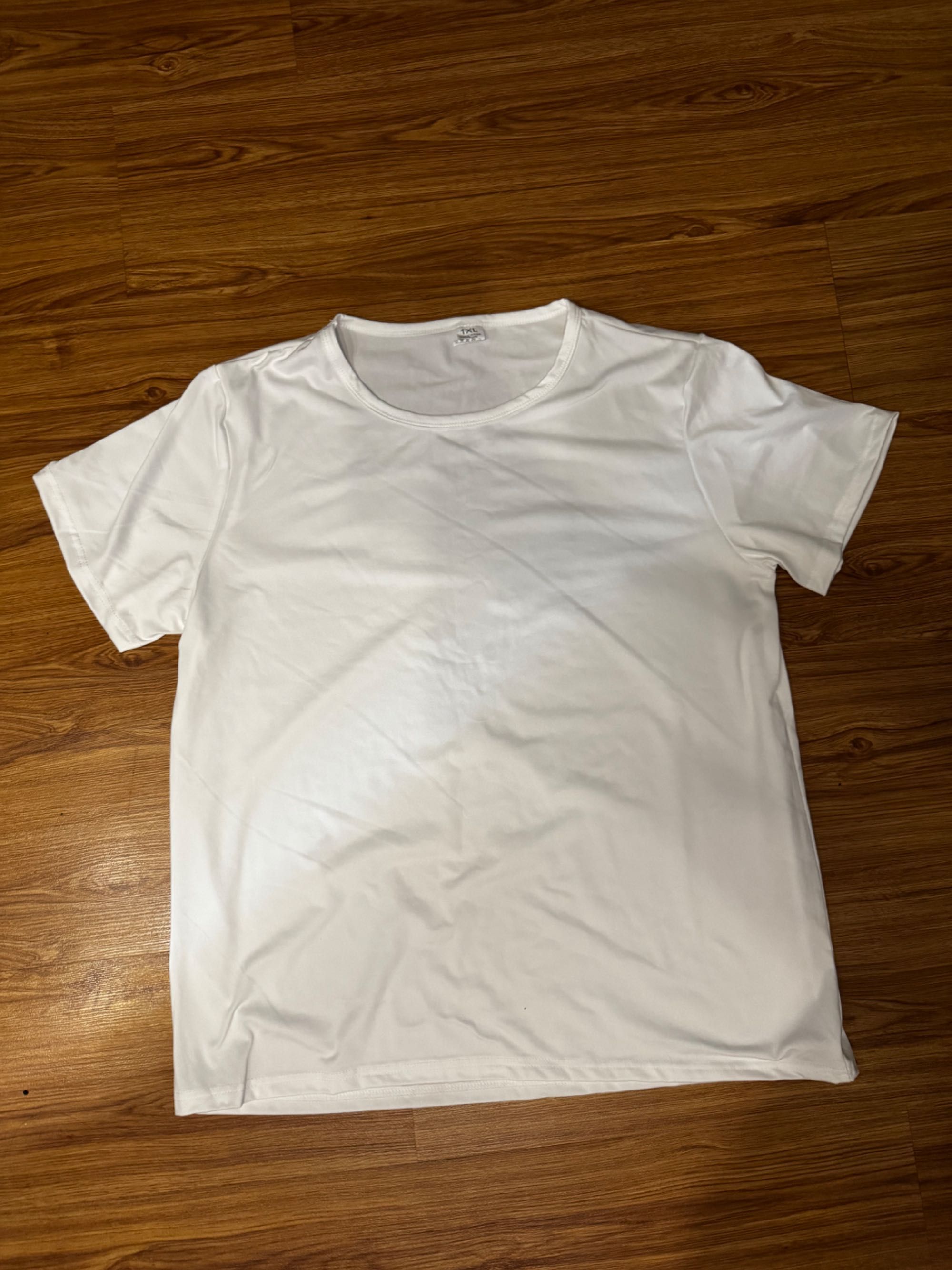 Білий костюм з брюками та футболкою, size XL