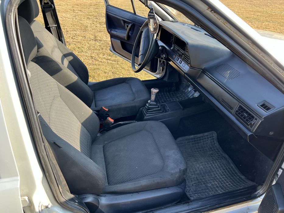 volkswagen b2 универсал 1.8