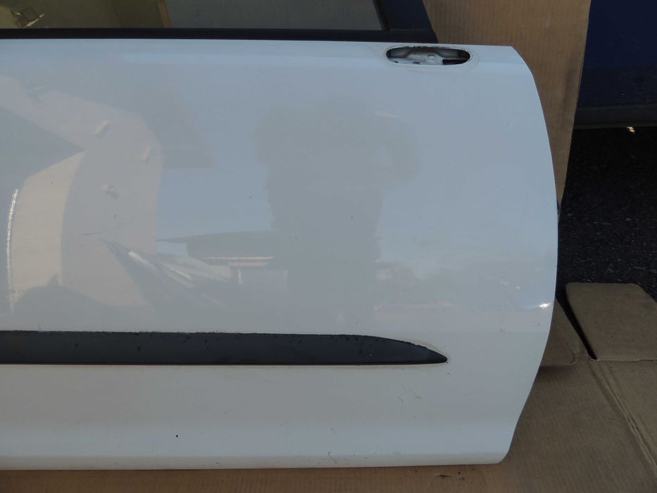 Drzwi przód przednie prawe Opel Corsa D 06,07,08,09,10,11-14 3D Y474
