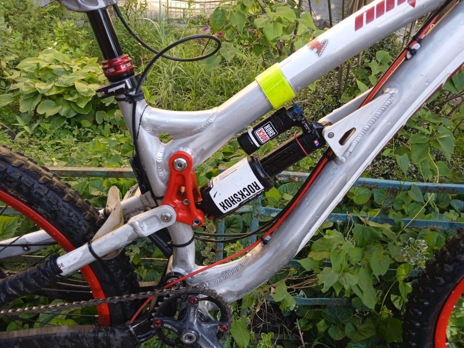 Велосипед двопідвіс, гірський