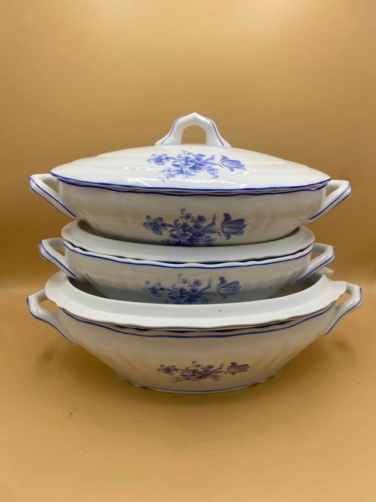 Conjunto de terrinas em porcelana