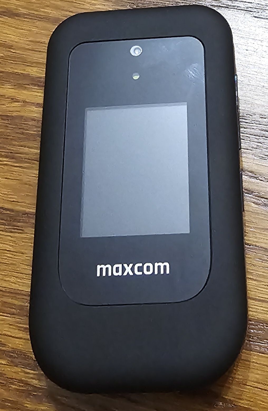 Telefon MAXCOM MM827