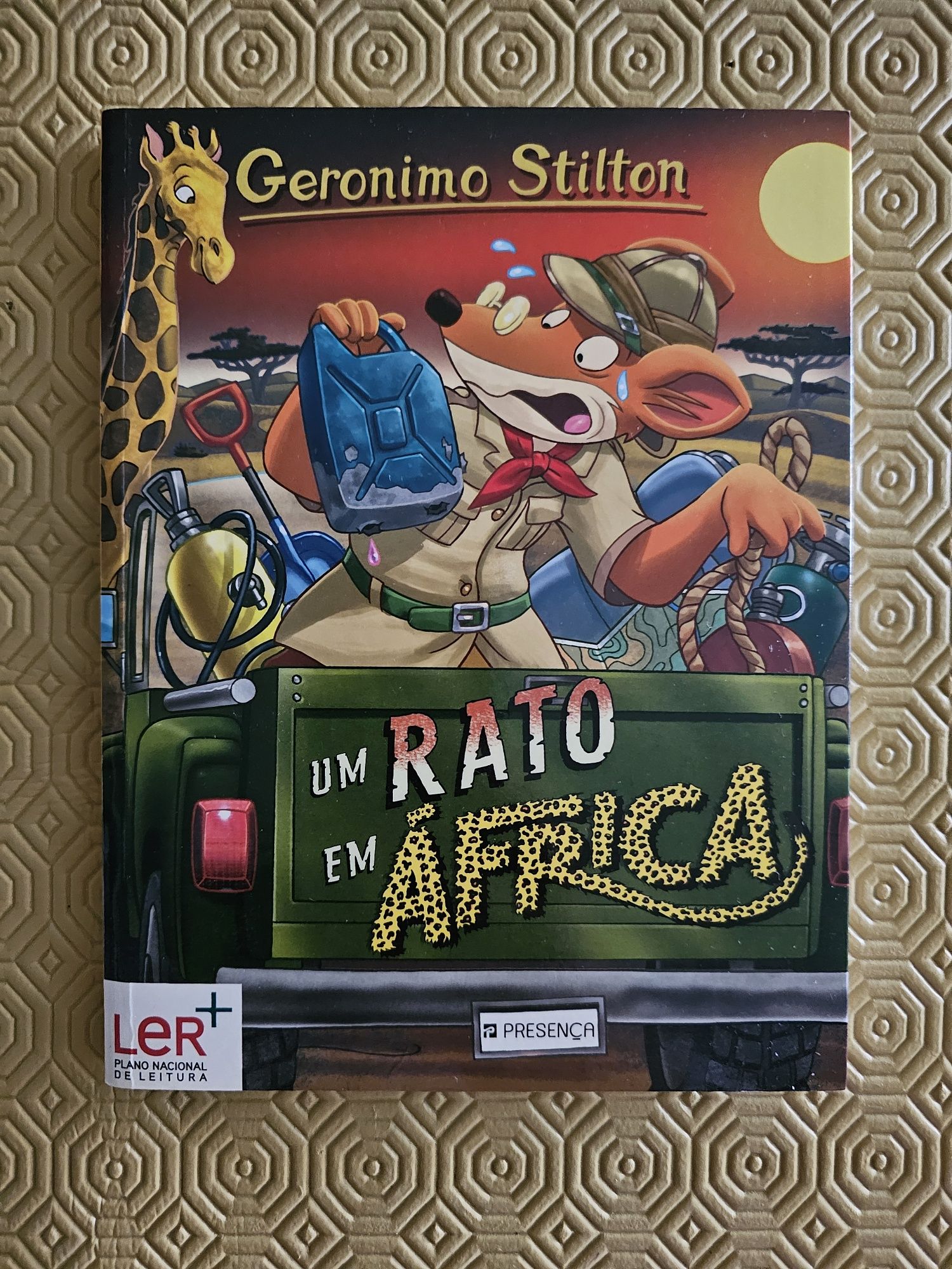 Livro da coleção Geronimo Stilton "Um rato em África"