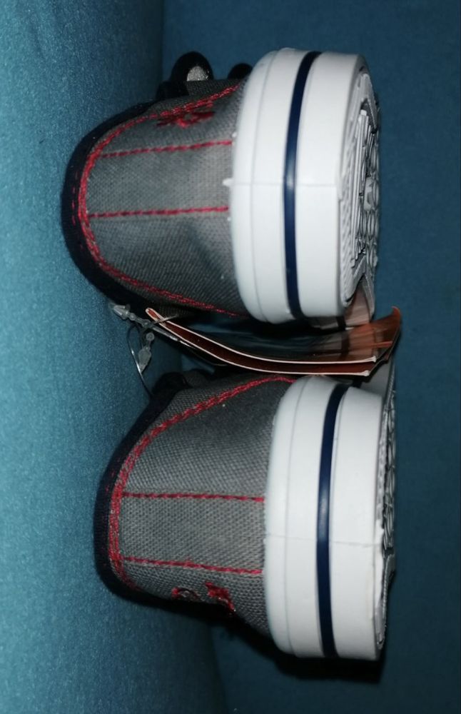 Nowe 30 trampki na rzepy szare biała podeszwa
