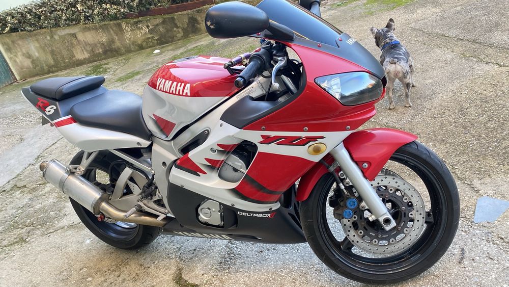 Yamaha YZF R6 (RJ03) de maio 2000