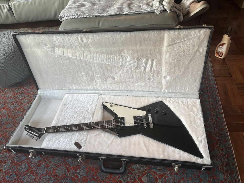 Gibson explorer 2009