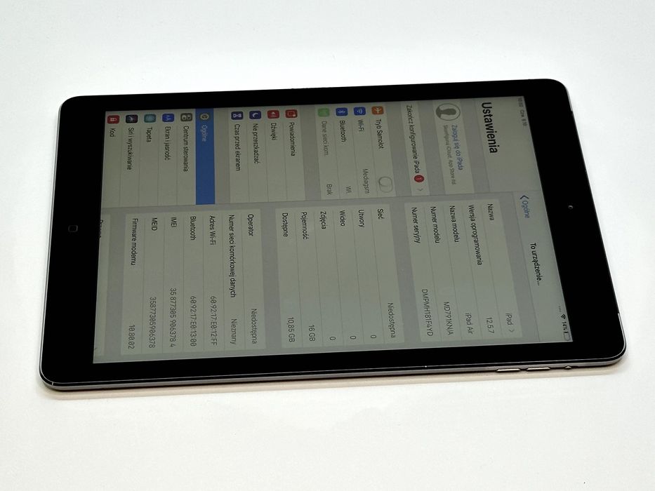 Zadbany iPad Air A1475 16GB model lte / złącze sim .