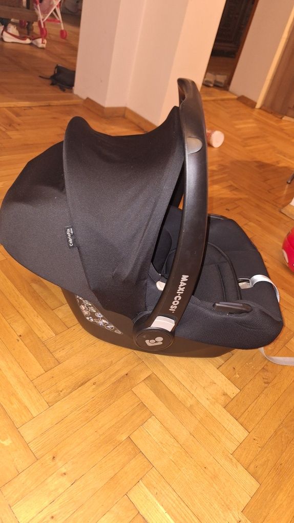 Maxi Cosi Fotelik CabrioFix I-size z Baza