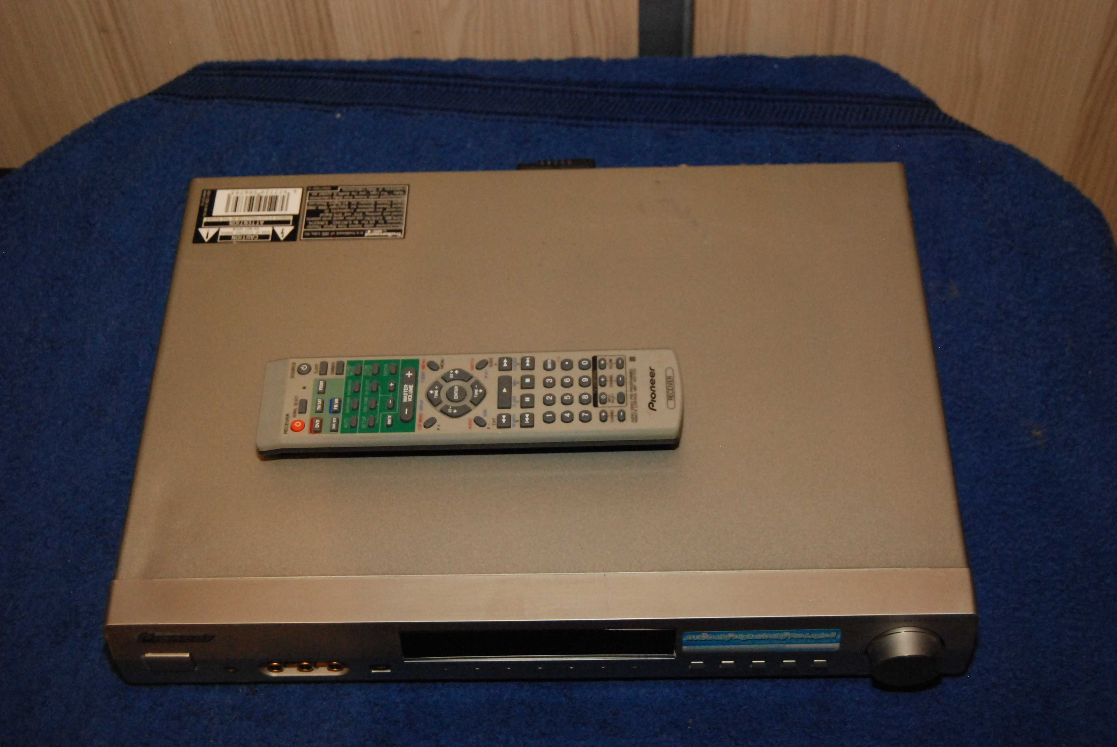 Amplituner Pioneer VSX-C100-S
