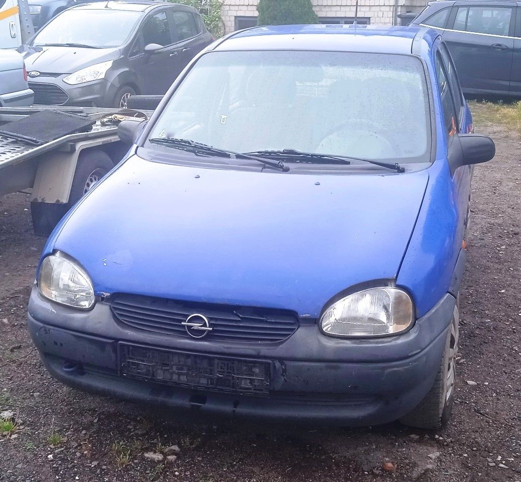 Na części Opel Corsa B 5D 1.0 silnik X10XE lak. Y285 skrzynia F13C394
