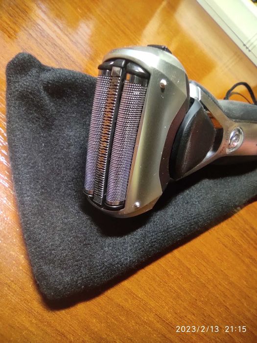 Продам электробритву Panasonic ES-RT77