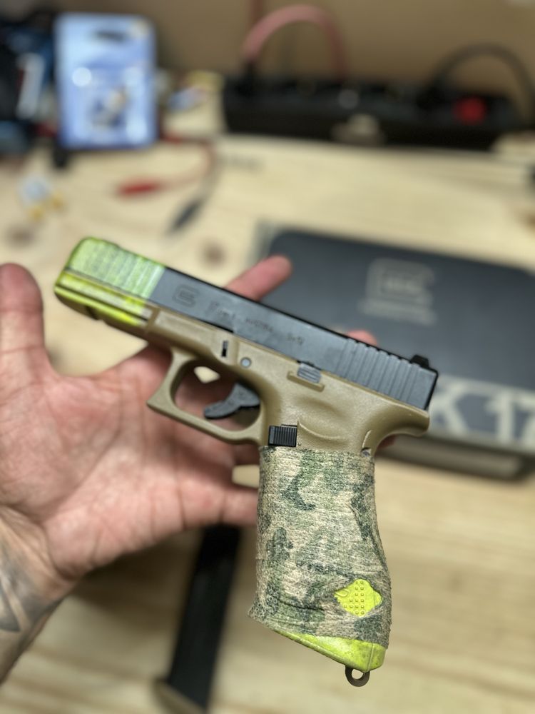 Glock 17 Gen 5 - Elite Force Fully Licensed