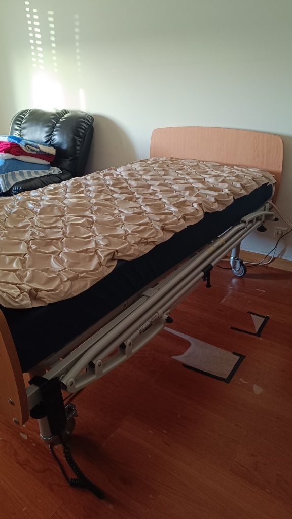 Cama hospitalar elétrica + colchão