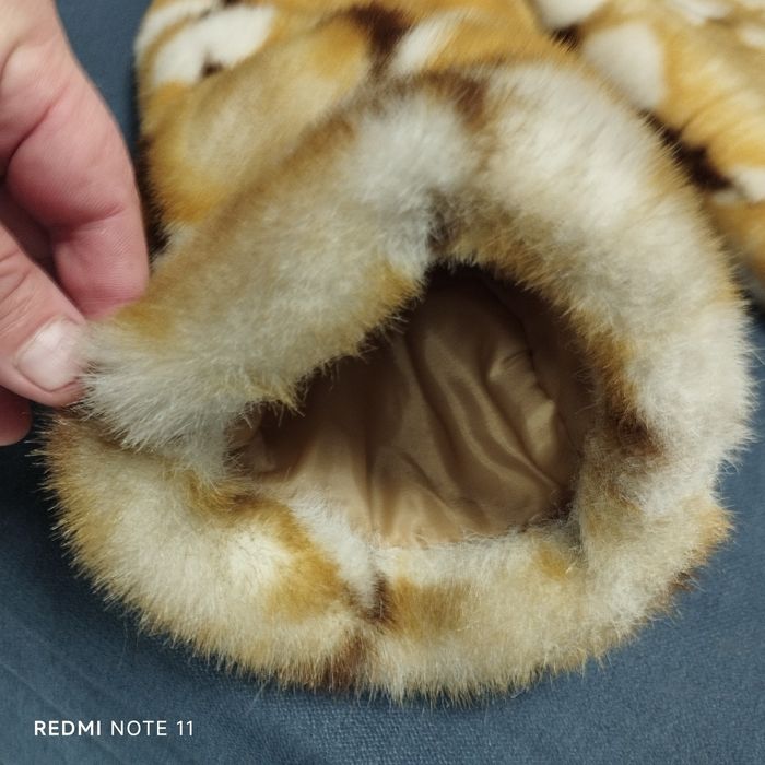 Шуба Штучна, з капюшоном,яскрава