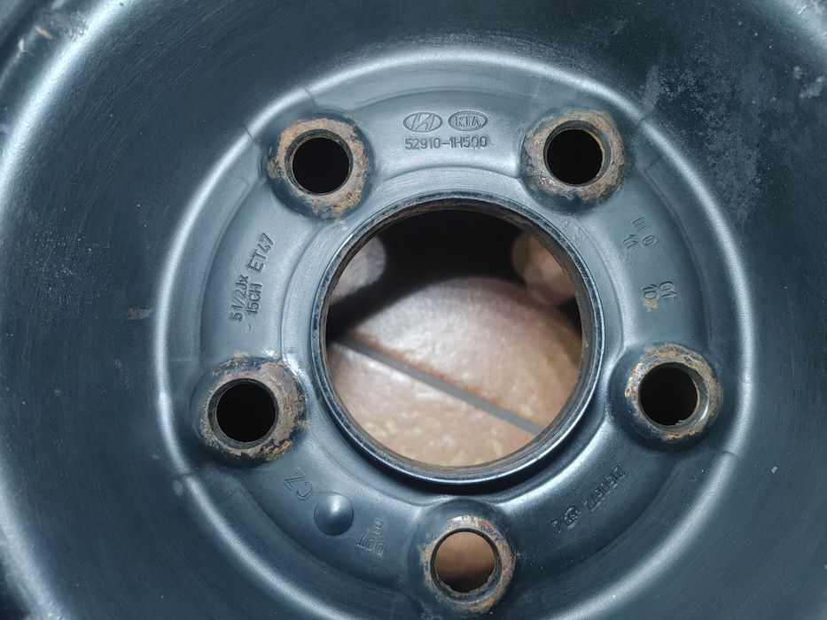 Opony zimowe Bridgestone z felgami 195/65/15