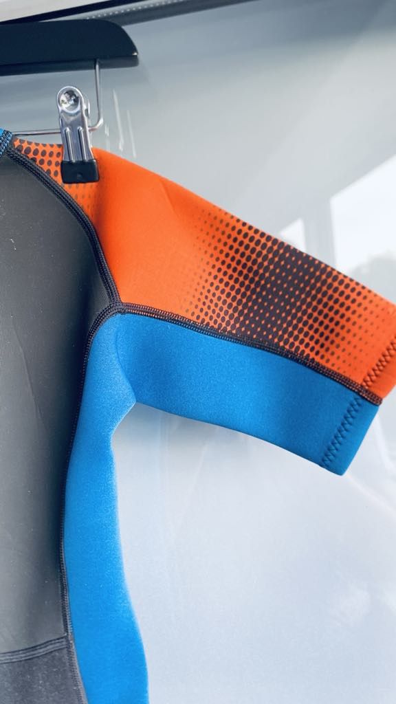 Pianka surfingowa pianka neopronowa
używana więc kolo