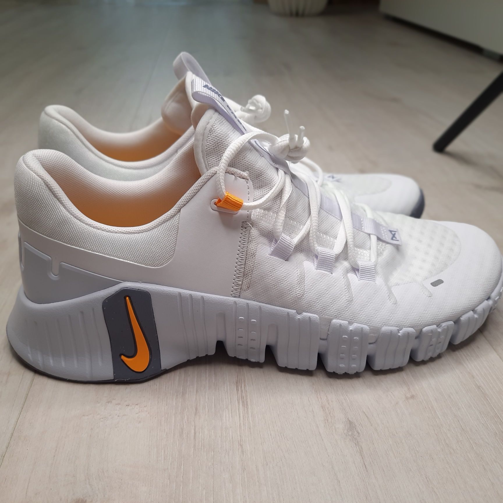 Оригінальні чоловічі кросівки Nike Free Metcon 5 DV3949-102