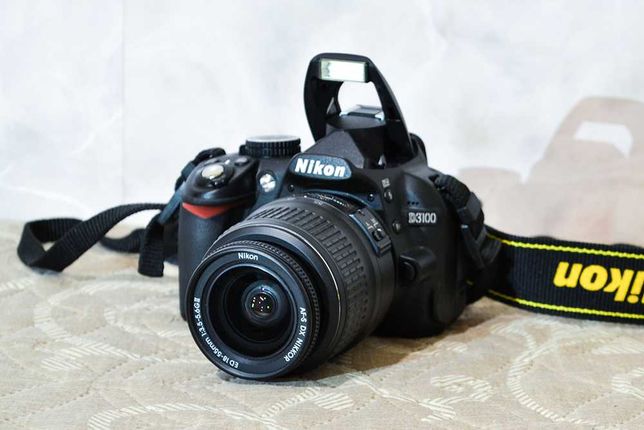 Зеркальный фотоаппарат Nikon D3100 - комплект с сумкой и карточкой