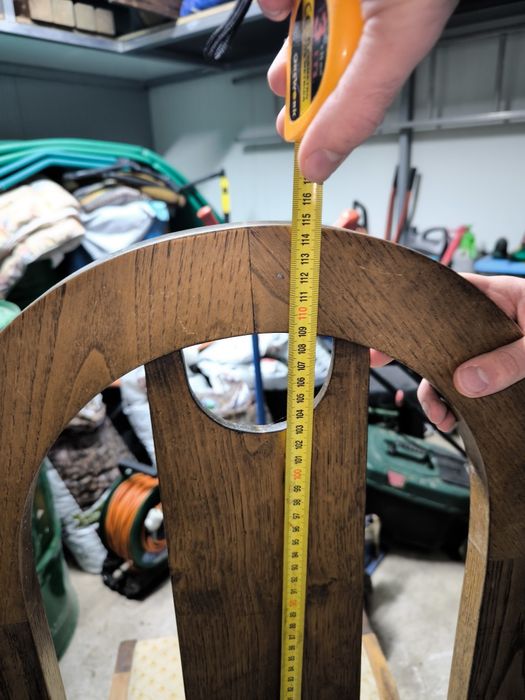 Cadeira em madeira em bom estado